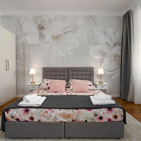 Romeo And Juliet With Balcony And Sea View * Porec