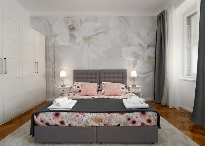 Romeo And Juliet With Balcony And Sea View * Πόρετς