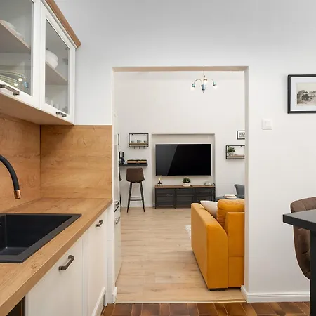 Romeo And Juliet With Balcony And Sea View *