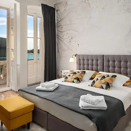 Romeo And Juliet With Balcony And Sea View * Porec