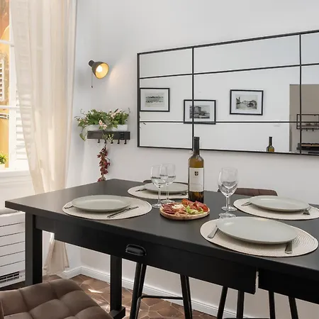 Romeo And Juliet With Balcony And Sea View *