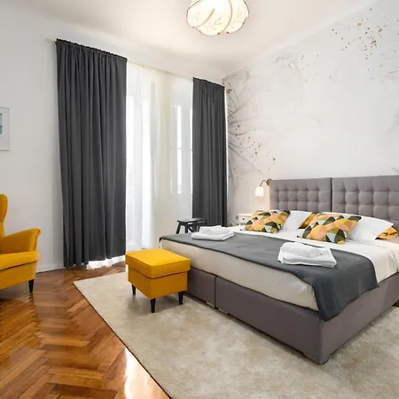 Romeo And Juliet With Balcony And Sea View Apartament *