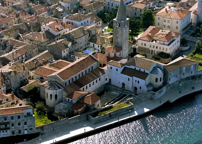 Romeo And Juliet With Balcony And Sea View Пореч