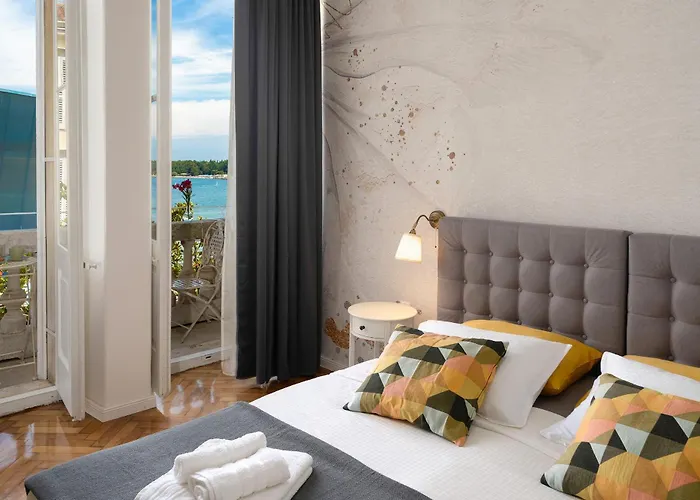 Апартаменты Romeo And Juliet With Balcony And Sea View Пореч