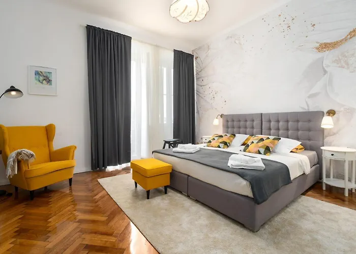 Romeo And Juliet With Balcony And Sea View Apartament *