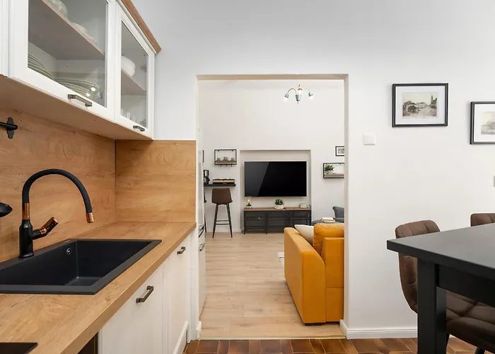 Romeo And Juliet With Balcony And Sea View *